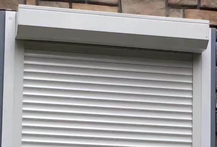 Automatic roller shutter doors 1